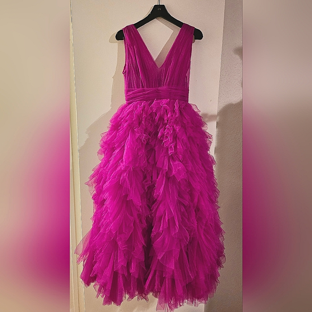 MAC DUGGAL - GORGEOUS TULLE MIDI Size 2.